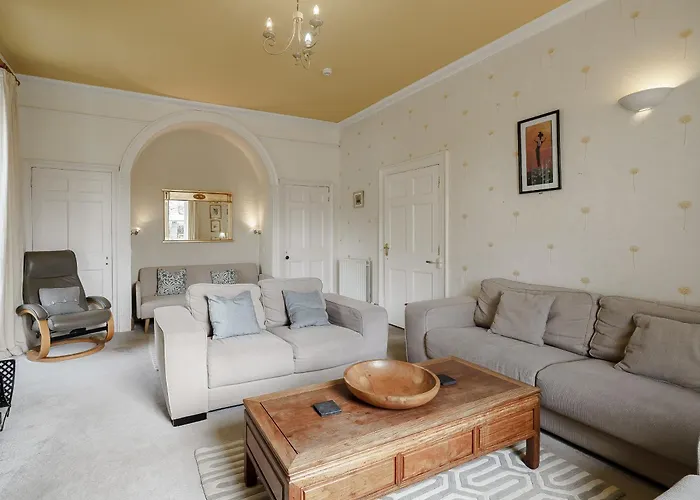 Holly House 펜션 *