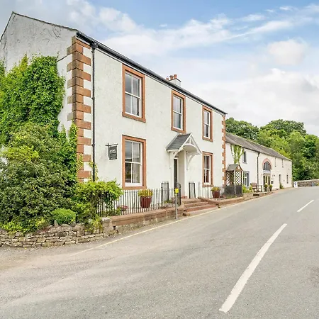 Holly House * Pooley Bridge